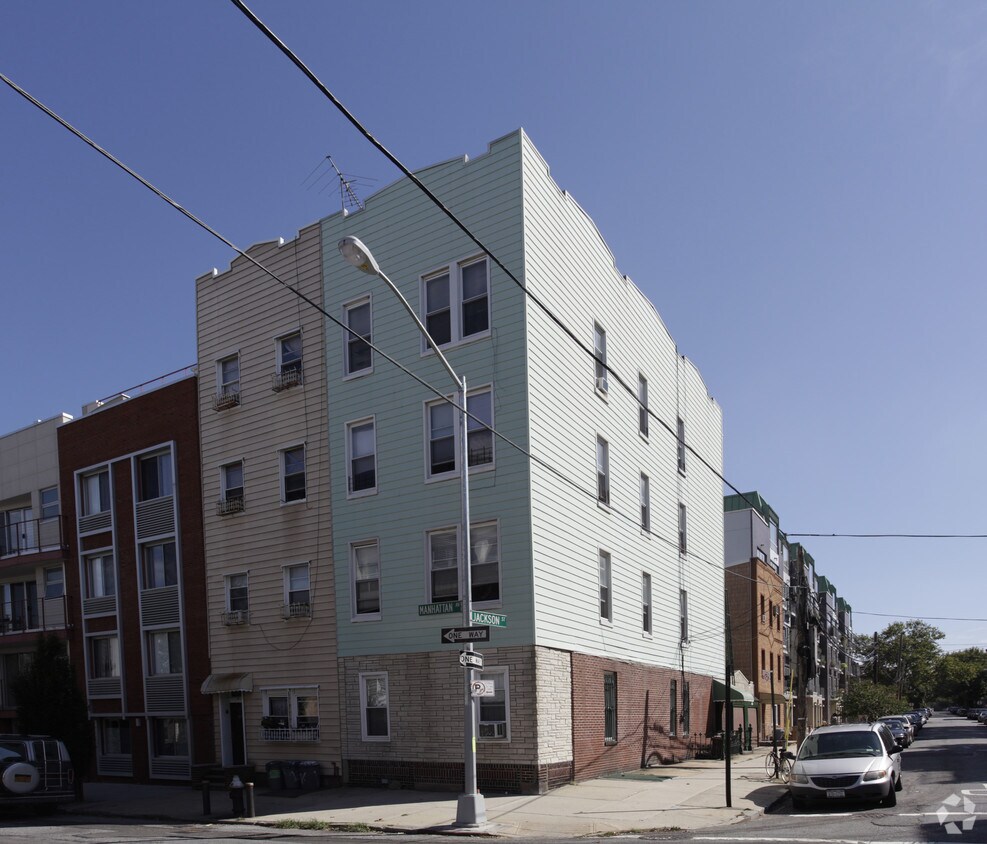 Primary Photo - 366 Manhattan Ave
