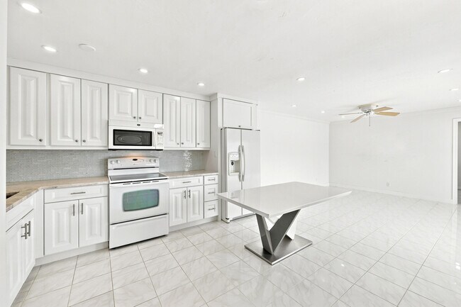 Foto del edificio - 126 West Ct