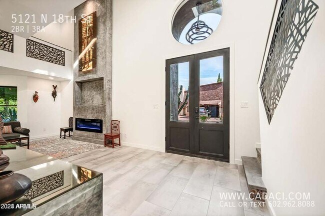Building Photo - Stunning Biltmore 2 bed 3 bath home