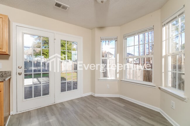 Foto del edificio - 236 Stagone Ln