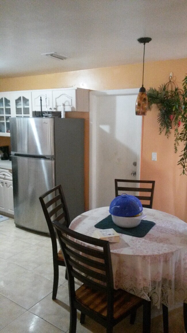Foto del edificio - 2441 SW 82nd Ave