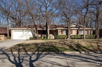 Building Photo - 214 Juniper St