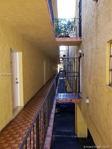 Building Photo - 1555 W 44th Pl