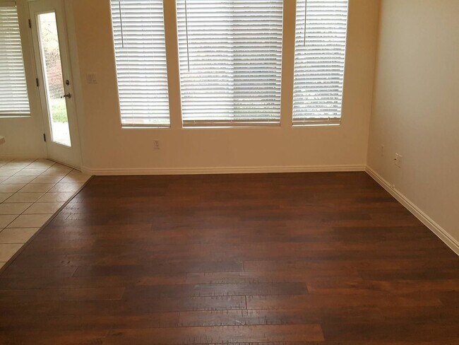 Foto del edificio - 3 Bedroom 2 bath home located near Red Cli...