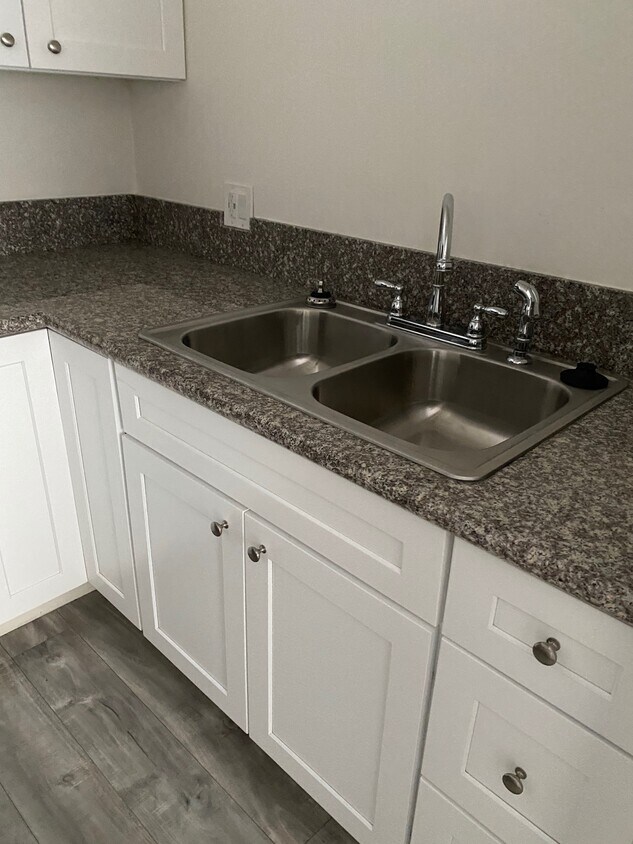 Foto principal - 20202 Leadwell St