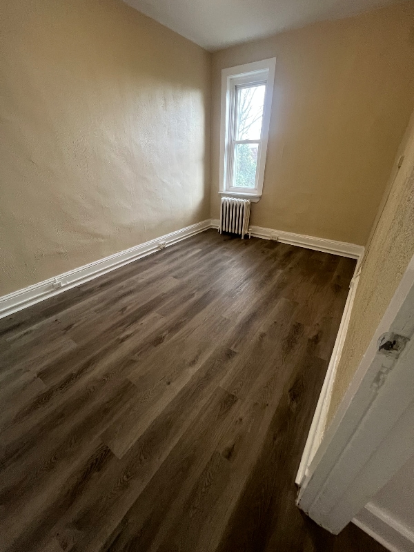 Foto del edificio - 6146 Glenmore Ave
