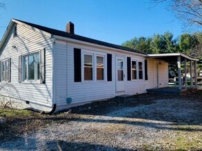 Building Photo - 33 Spencer Pike Rd