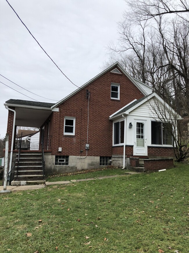 Building Photo - 413 Yeoman St