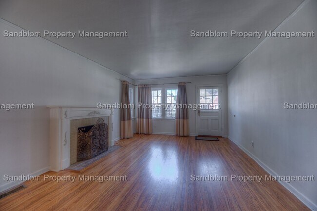 Foto del edificio - For Lease | Brookside | $1800 Rent | Available now!