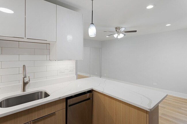 Foto del edificio - 5533 N Kenmore Ave