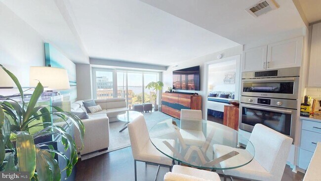Foto del edificio - 925 N Fairfax St