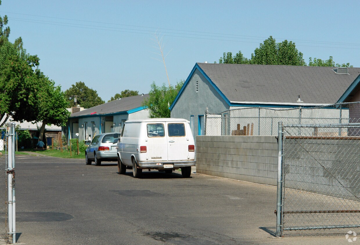 Building Photo - 1305 N 8th St