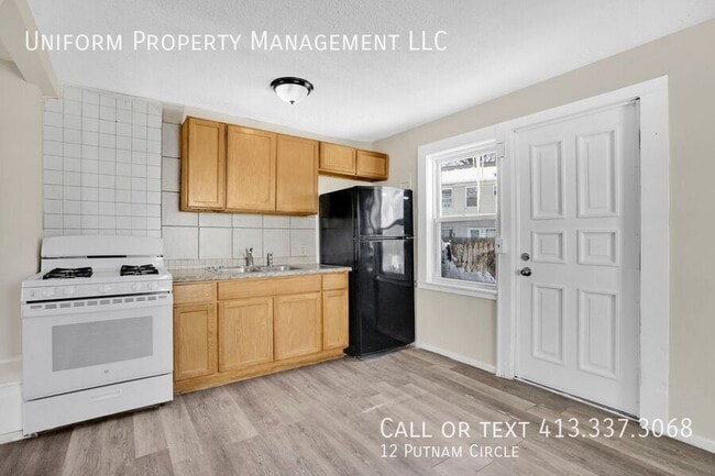 Photo - 12 Putnam Cir Apartment