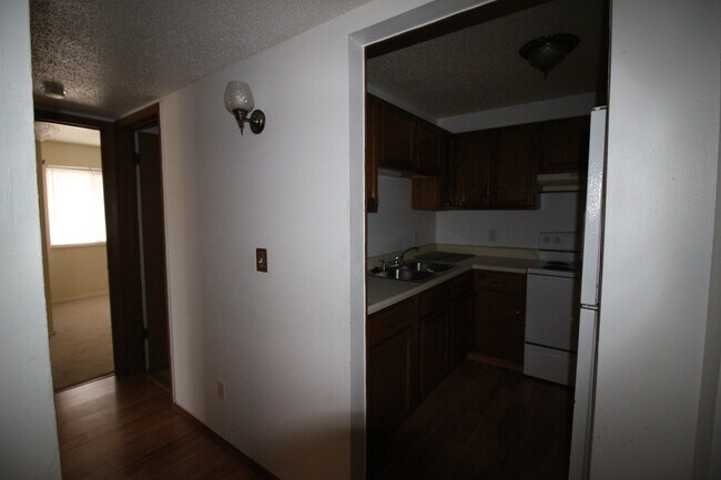 Building Photo - 20 Southwinds Circle - #10