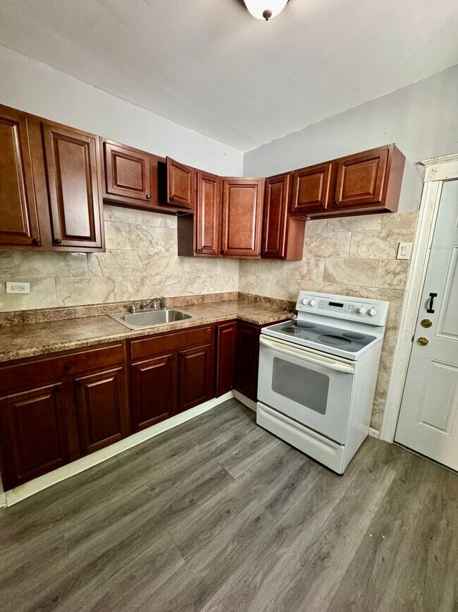 Building Photo - Charming 3-Bedroom Home on the East Side o...