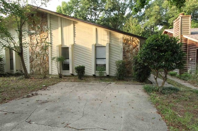 Building Photo - 2397 Shoal Creek Dr