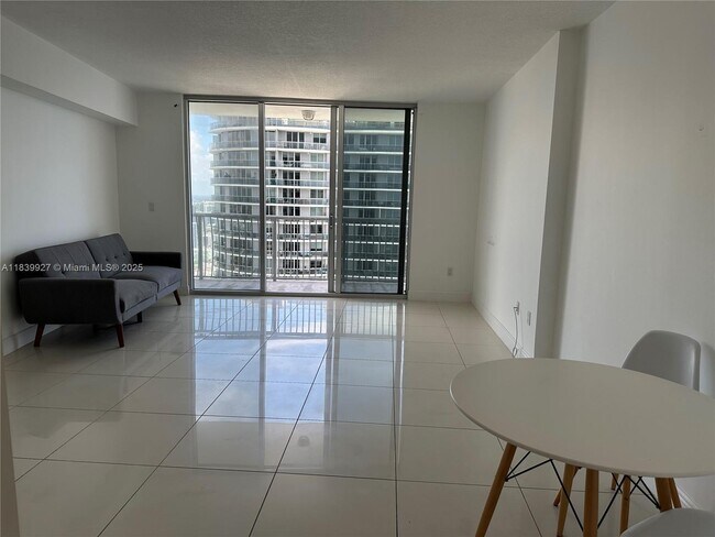 Foto del edificio - 1750 N Bayshore Dr