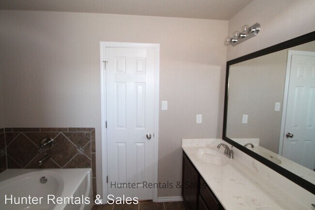 Building Photo - 4 br, 2 bath House - 2923 Sunflower Trl