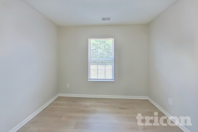 Foto del edificio - 2108 Wilkinson Dr