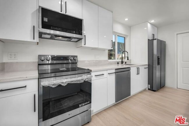 Building Photo - 10880 Tennessee Ave