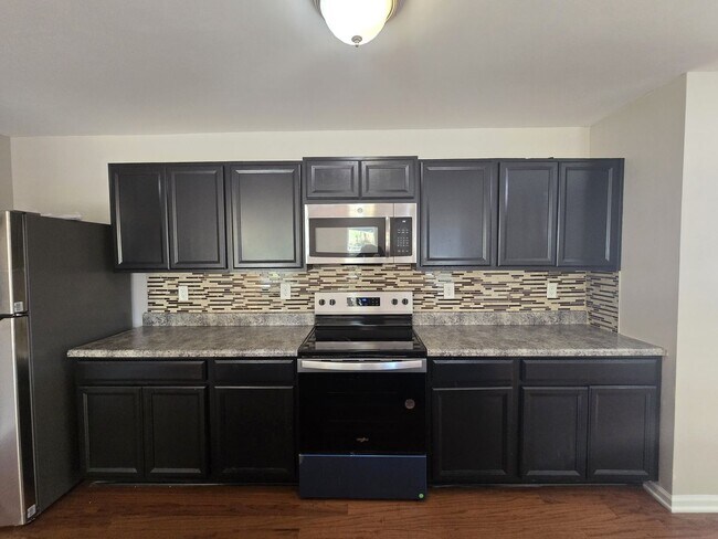 Building Photo - Beautiful Home Available for Rent in Charlotte, NC 28212