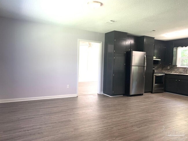 Building Photo - 9460 Darlene Cir