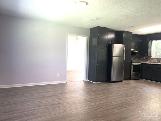 Foto del edificio - 9460 Darlene Cir