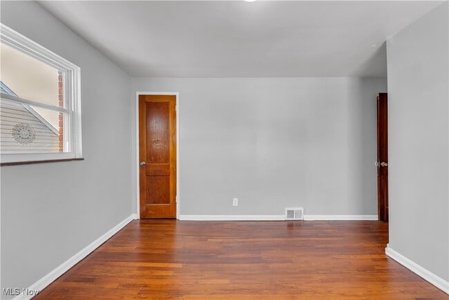 Building Photo - 20850 Morris Ave