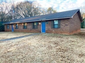 Building Photo - 1013 New Lacy St