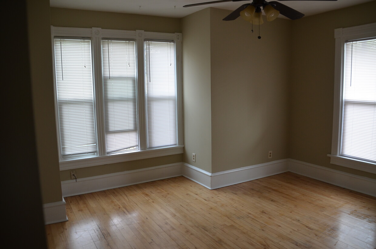 Primary Photo - 228 8th Ave NE