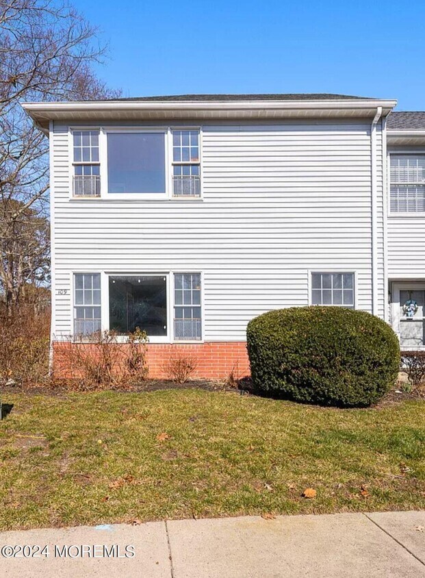 Foto principal - 109 Westchester Dr