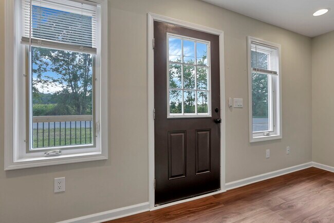 Foto del edificio - 5170 Fairfield Beach Rd NE