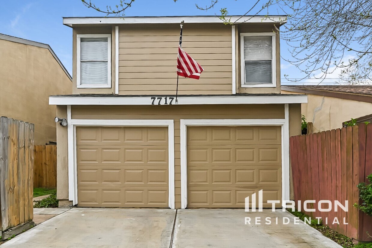 Foto principal - 7717 Intrepid St