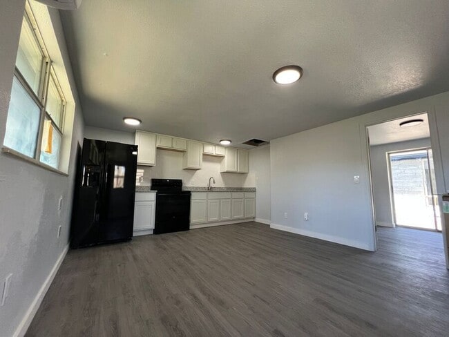 Photo - 9320 Grandfield Rd Apartment