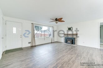 Building Photo - 9516 Holly Dr