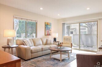 Building Photo - 16872 Cod Cir