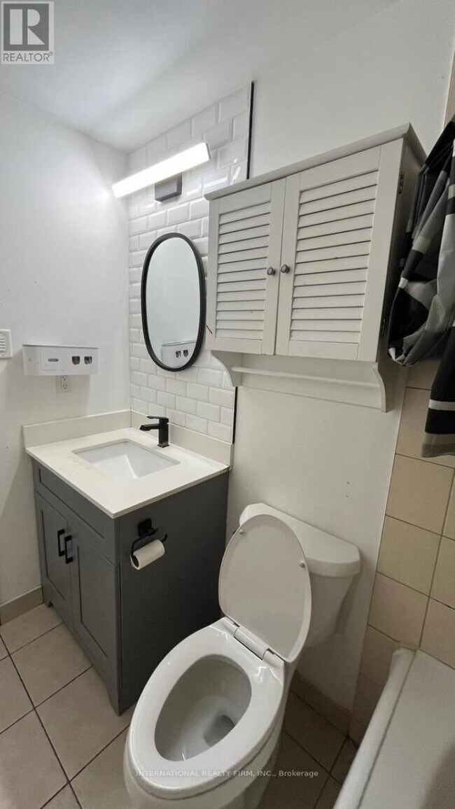 Photo du bâtiment - 54 Hoskins Square