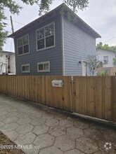 Building Photo - 2304 Myra St