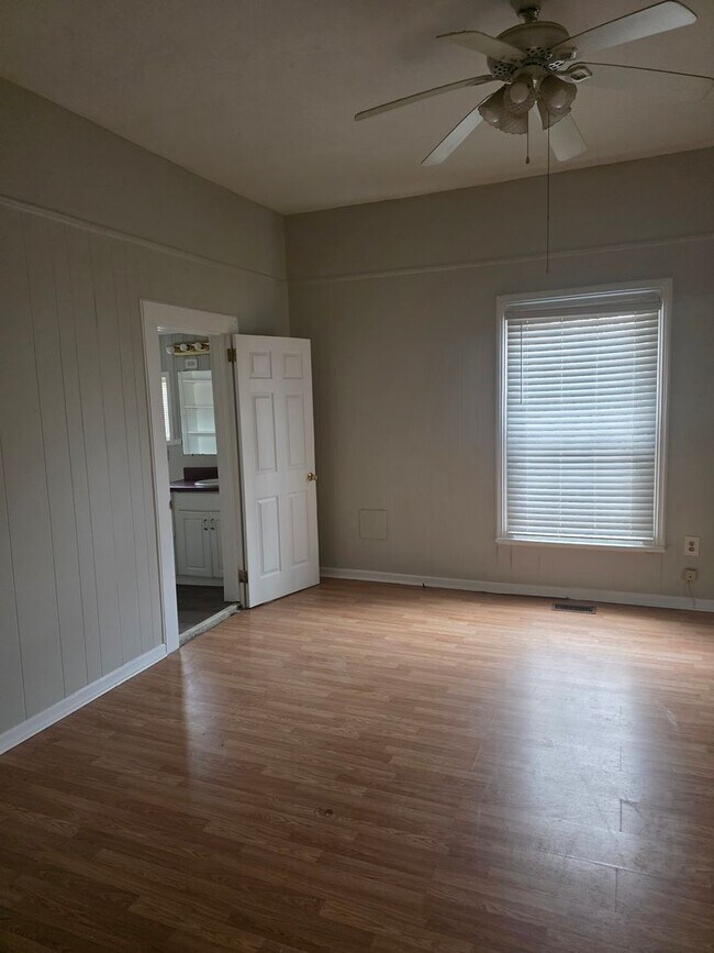 Foto del edificio - NEW RENTAL HITS THE MARKET