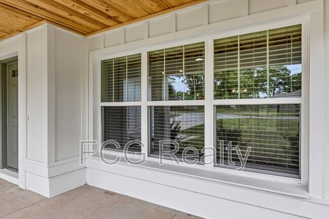 Foto del edificio - 6551 Hemlock Rd