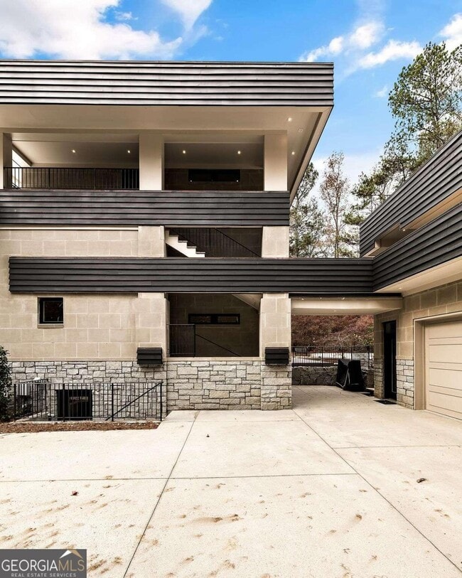 Building Photo - 240 Flynn Ridge