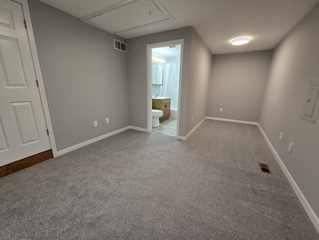 Foto del edificio - 1417 Bayview Ln