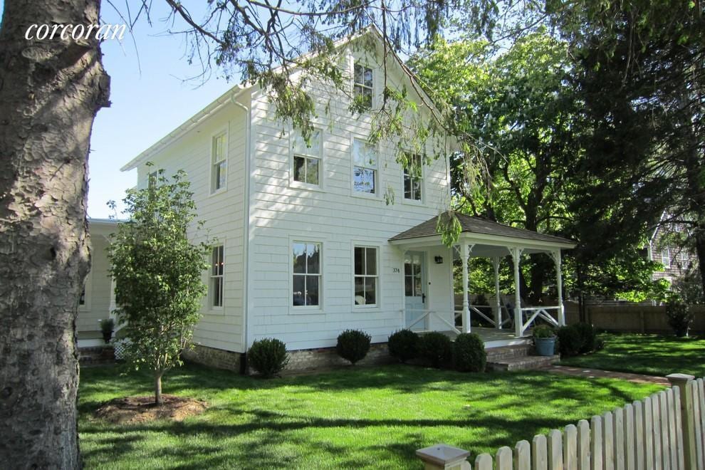 Primary Photo - 374 Main St