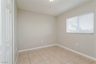 Building Photo - 3203 34th St SW