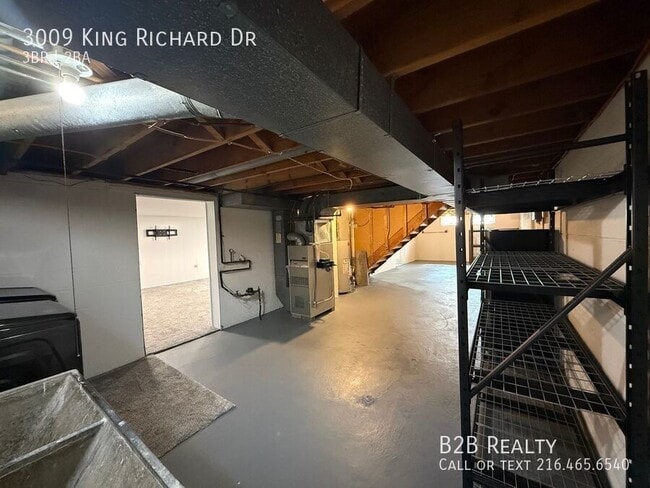 Building Photo - 3009 King Richard Dr