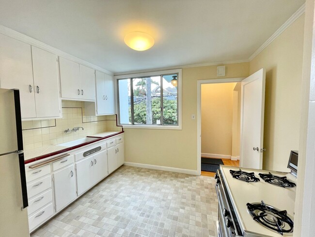 Foto del edificio - Charming 3BR / 1BA Glen Park Gem is a Must...