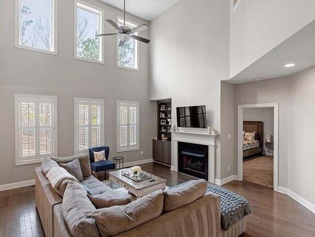 Building Photo - Build Equity While Leasing - Lease and Own...