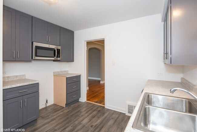 Foto del edificio - 8828 S Constance Ave