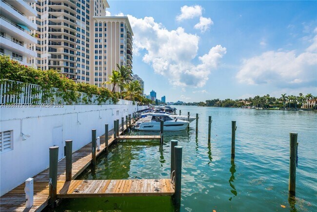 Building Photo - 5700 Collins Ave