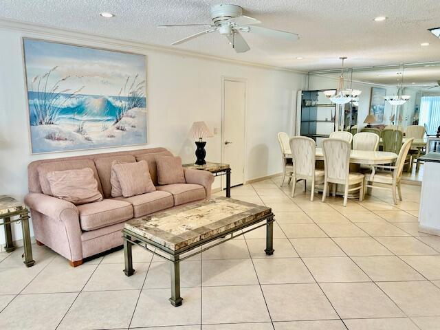 Foto del edificio - 6435 Bay Club Dr
